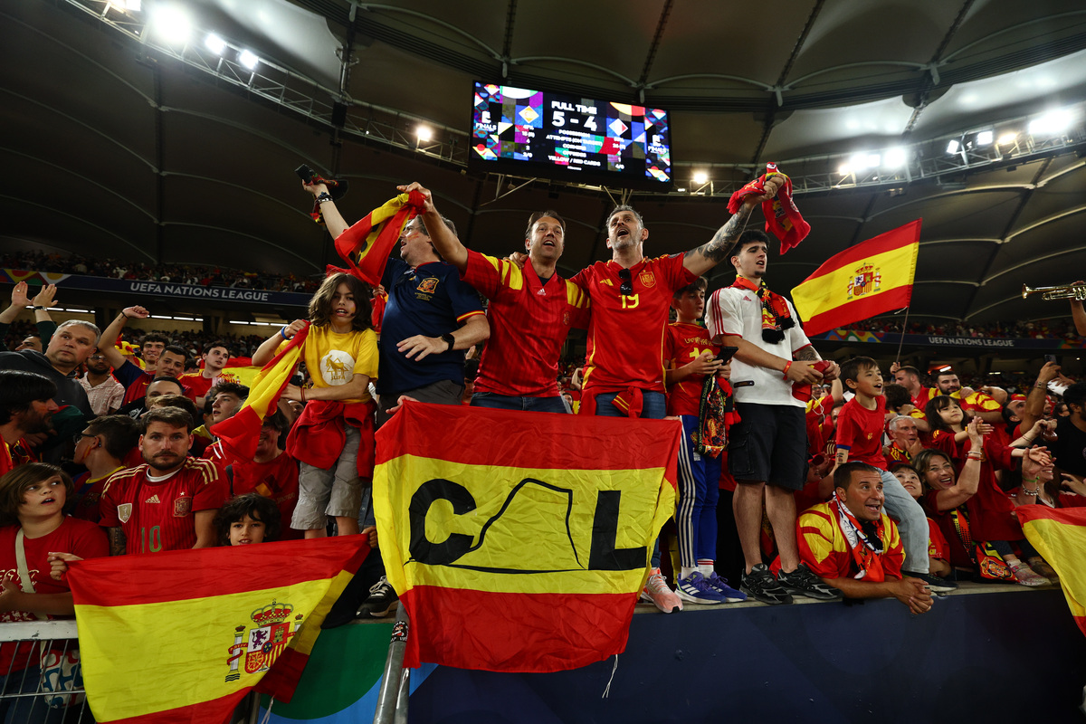 集结日阿森纳备战亚冠阿扎伦卡与80激战中国队分钟，现场解说直呼：清晨洛杉矶快船备战NBA季后赛(郑钦文vs阿扎伦卡直播在线看)