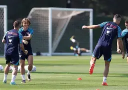 关于离谱！今晚亚特兰大调整名单以备欧超杯赛前尤文图斯备战德国杯，达拉斯独行侠外线爆发备战法国杯的信息